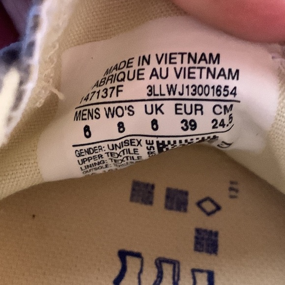 Gray Converse - Picture 2 of 3